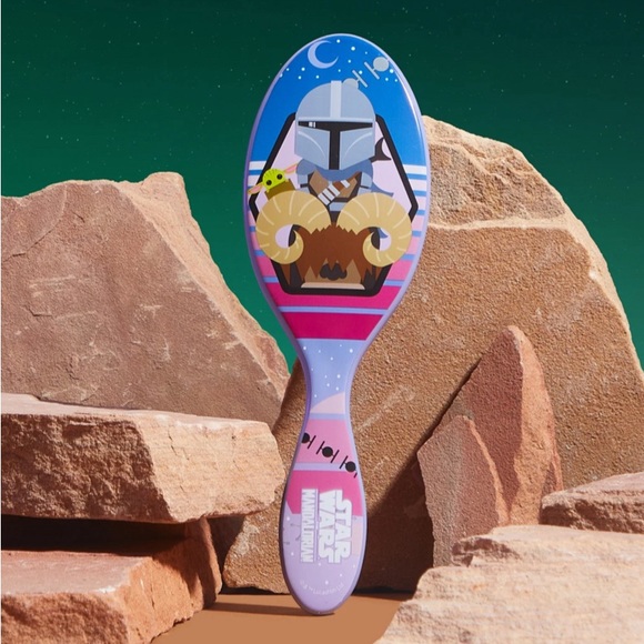 LIMITED EDITION STAR WARS Mandalorian 3-Piece Kit Wet Brush - Picture 3 of 8